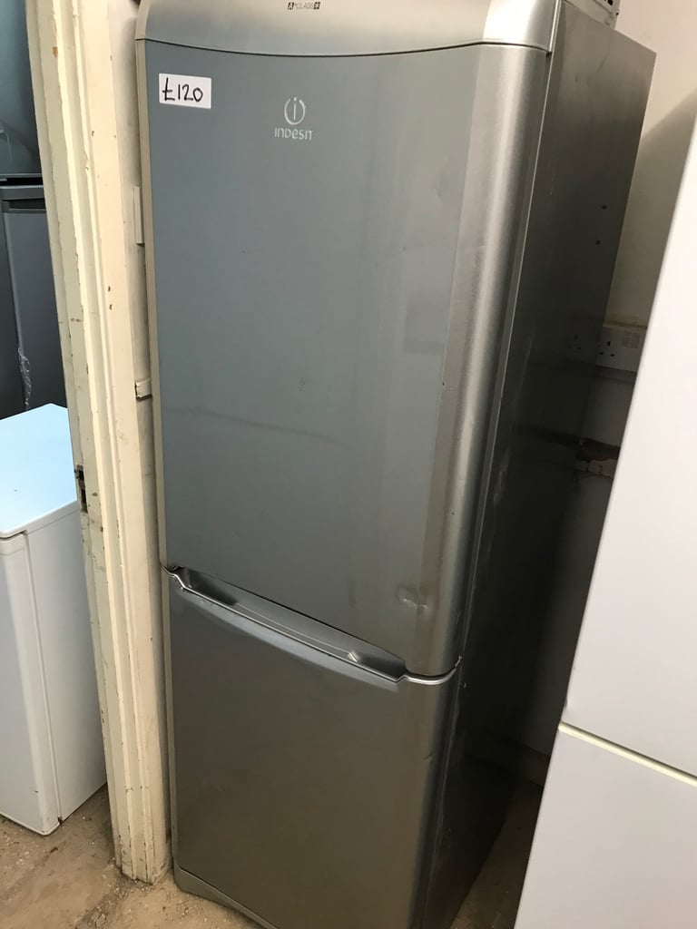 INDESIT FRIDGE FREEZER ONLY £120