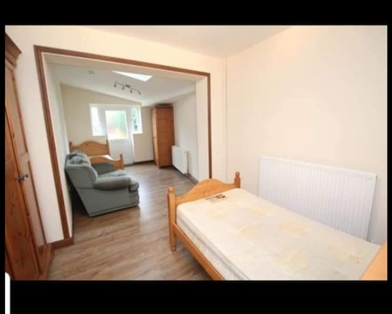 Double room rent Flat Share and House Share in Croydon, London - Gumtree