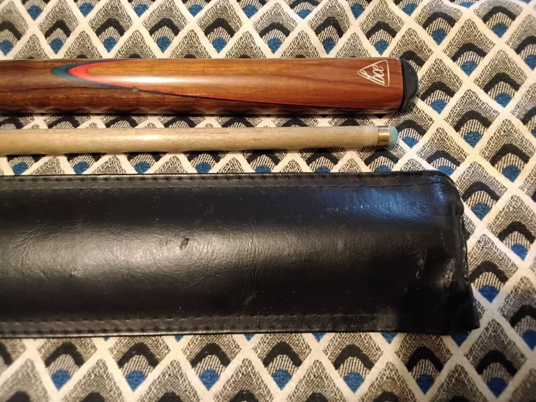 Pro snooker cues & cases,no dispatch viewing welcome Gateshead, 