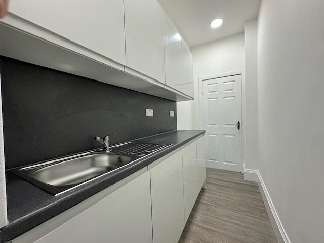 SHOP Available for Let, Cathcart Rd, G42 - £275.00 PW, RATES EXEMPT