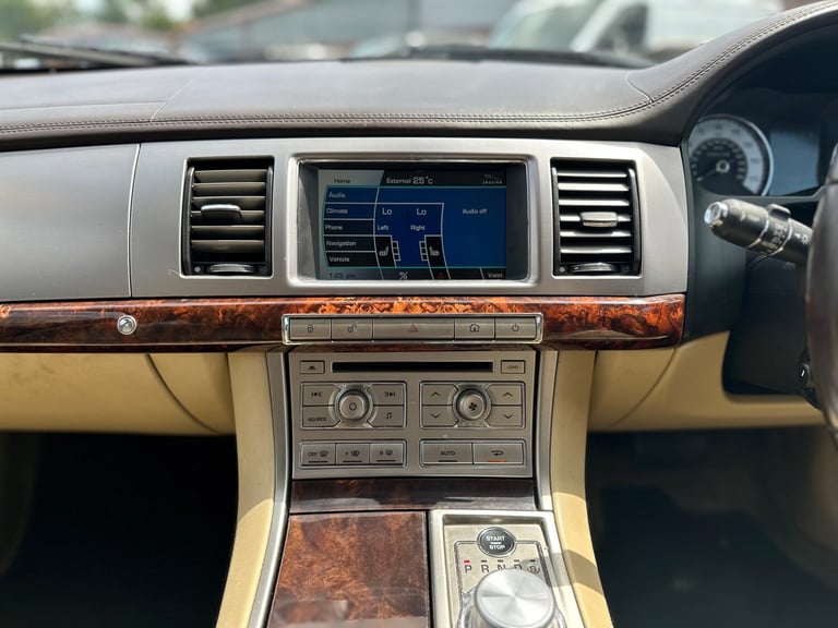JAGUAR XF 3.0d V6 Premium Luxury