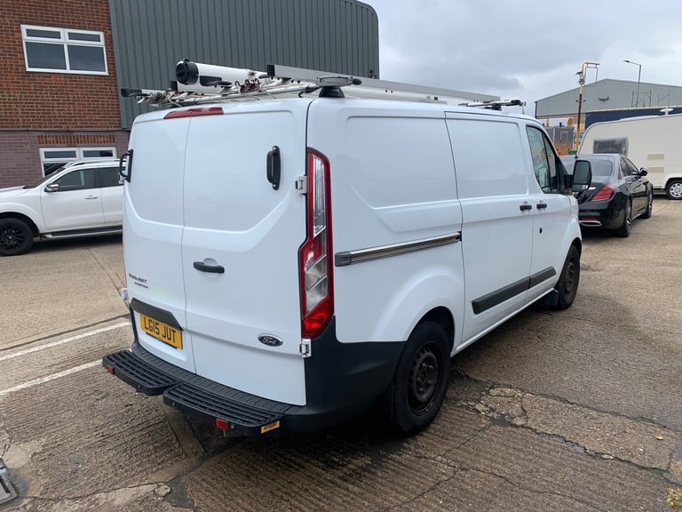 FORD TRANSIT CUSTOM 2.2 TDCi 100ps ECOnetic 310 FWD L1H1 SWB LOW ROOF PANEL VAN