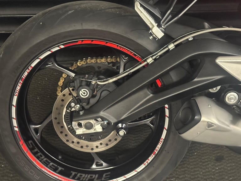 TRIUMPH STREET TRIPLE 765 R Triumph Shift Assist-Htd Grips  More