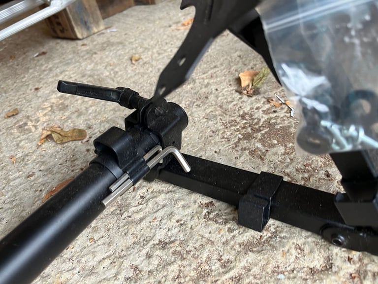Ewent Monitor desk mount