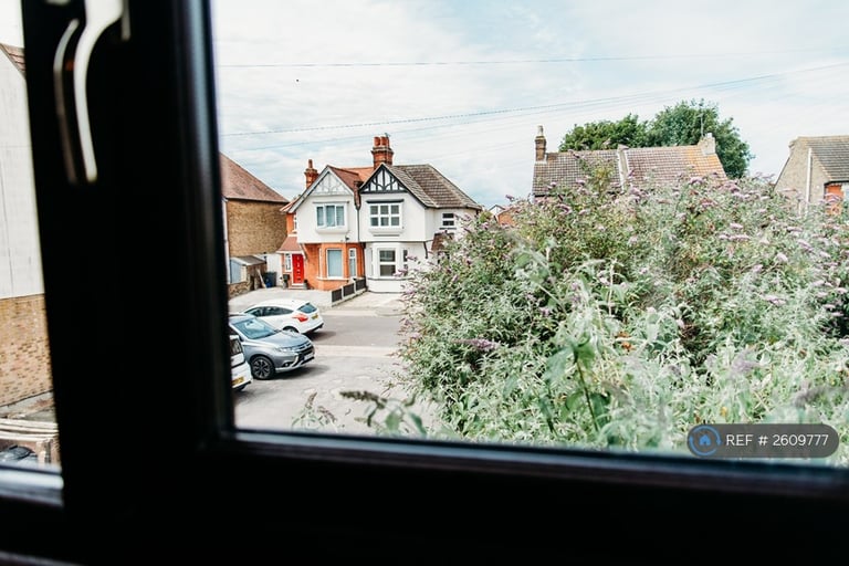 2 bedroom flat in Mill Lodge, Shoeburyness, Southend-On-Sea, SS3 (2 bed) (#2609777)