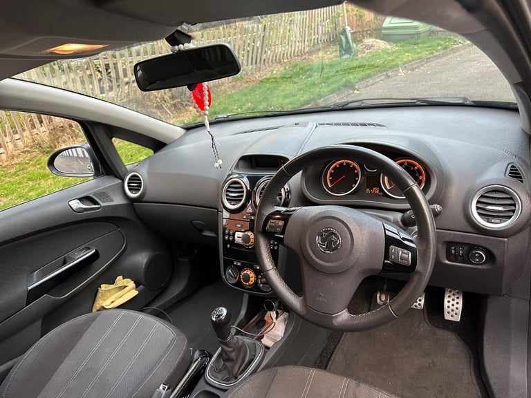 Vauxhall, CORSA, Hatchback, 2012, Manual, 1229 (cc), 3 doors LIMITED Edition 