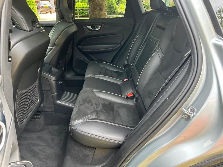 VOLVO XC60 2.0 R-Design T8 Twin Engine AWD 2018