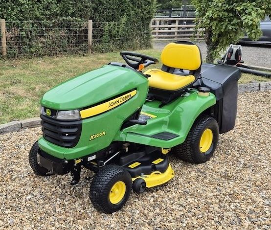 John Deere Ride on Mower X300R - Rear Collection Lawn tractor