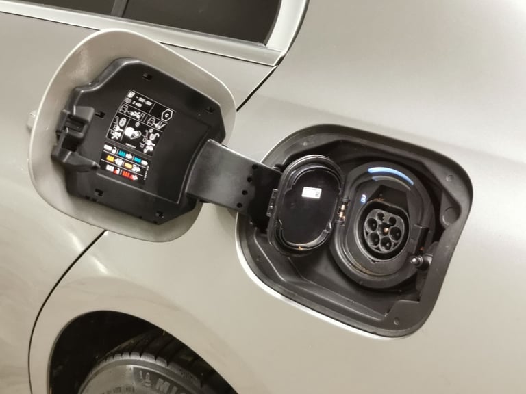 2022 Mercedes-Benz C Class 2.0 C300e 25.4kWh AMG Line (Premium) Saloon 4dr Petrol Plug-in Hybrid ...