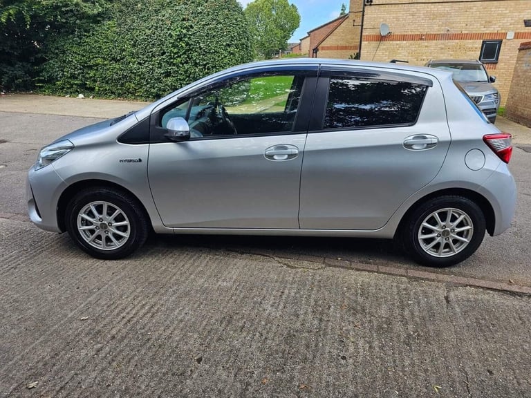 2018 Toyota Yaris 1.5 VVT-h Icon Tech E-CVT Euro 6 (s/s) 5dr Hatchback HYBRID ELECTRIC Automatic