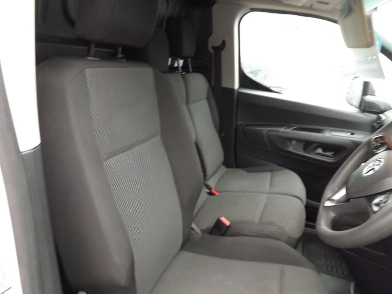 2023 Vauxhall Combo 1.5 Turbo D 2300 Pro Panel Van 6dr Diesel Manual L2 H1 Euro 6 (s/s) (100 ps P...