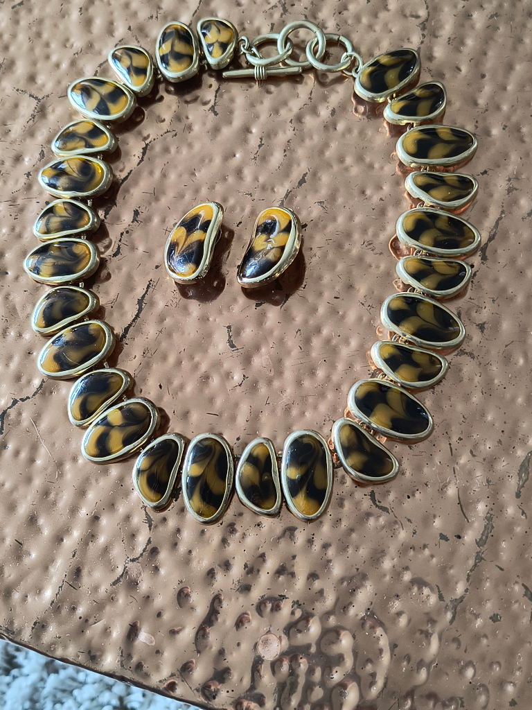 Vintage gold tone statement necklace and earrings 