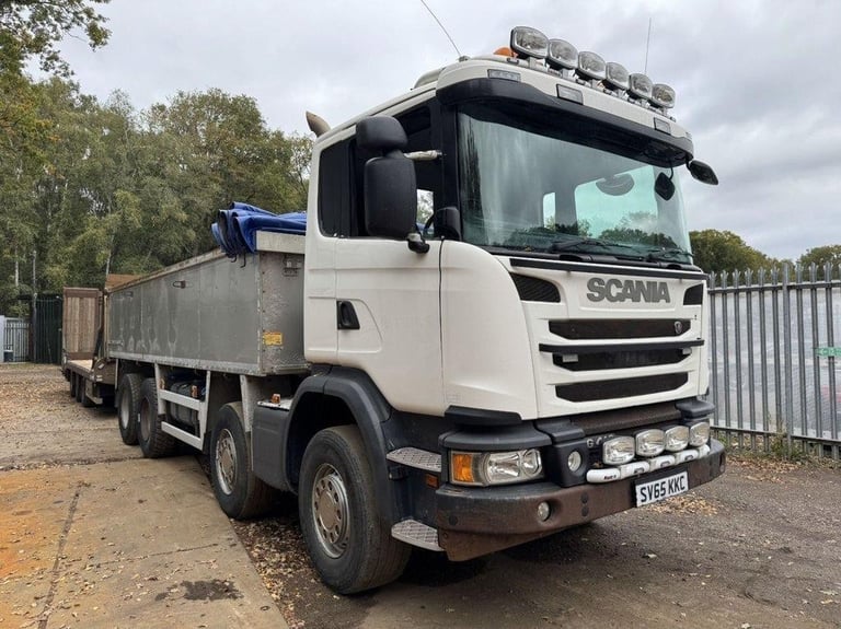 image for 2015 SCANIA G410 8X4 TIPPER C/W 2016 CHIEFTAN 3-AXLE PLANT TRAILER
