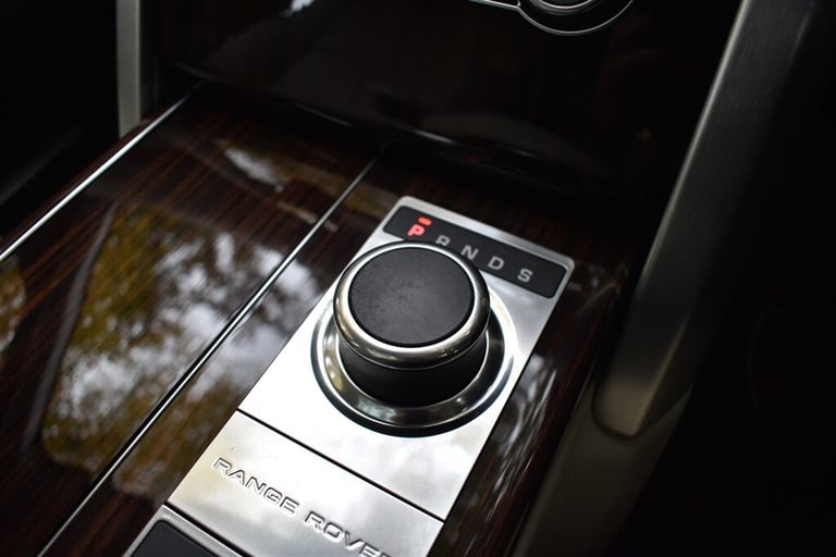 2014 Land Rover Range Rover V8 AUTOBIOGRAPHY+11 Services carried out! Estate Petrol Automatic