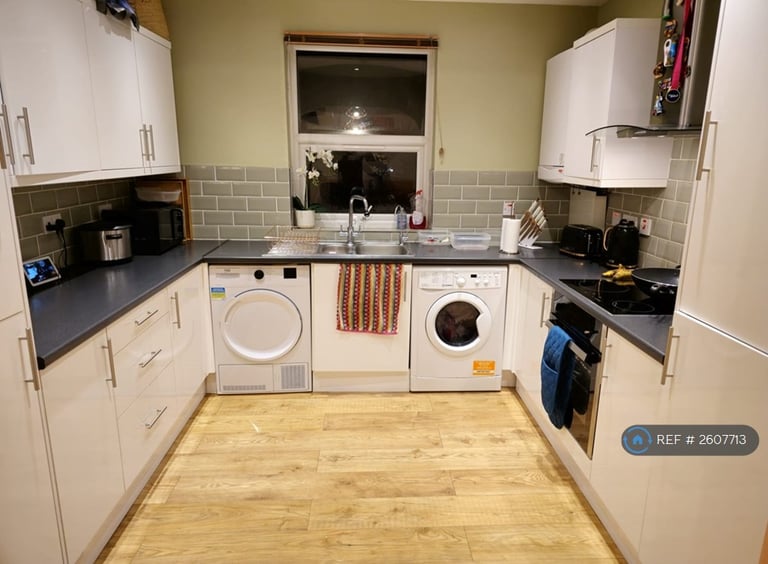 4 bedroom flat in Locket Road, Harrow, HA3 (4 bed) (#2607713)