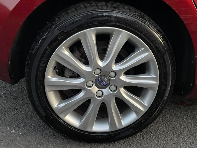 2015 Volvo V40 D4 [190] SE Lux Nav 5dr HATCHBACK DIESEL Manual