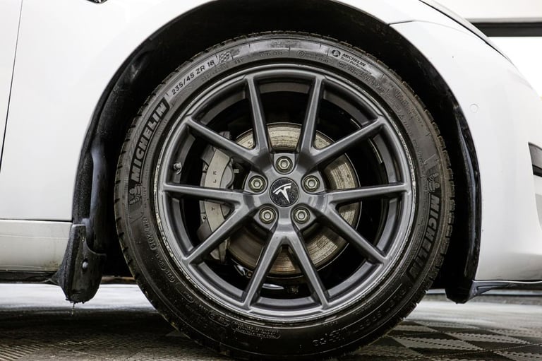 2020 Tesla Model 3 Standard Range Plus Saloon 4dr Electric Auto RWD (241 bhp) Saloon ELECTRIC Aut...
