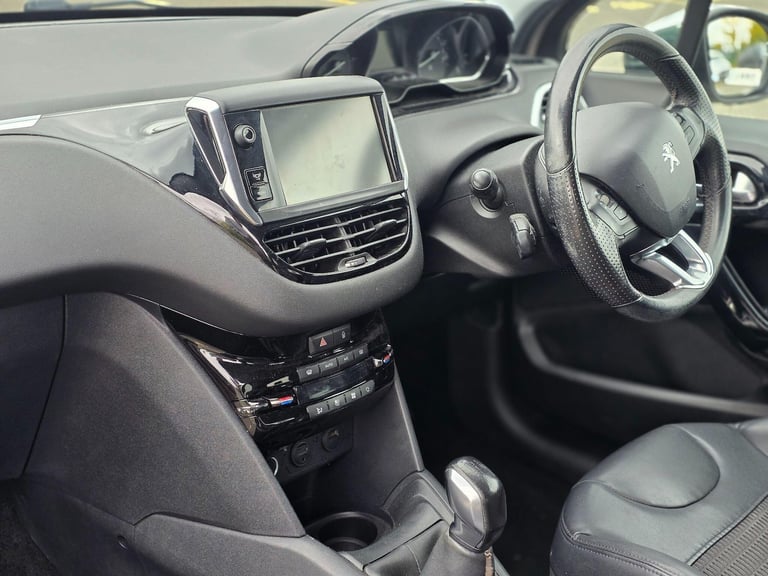 2012 Peugeot 208 1.4 VTi Allure Euro 5 3dr HATCHBACK Petrol Manual