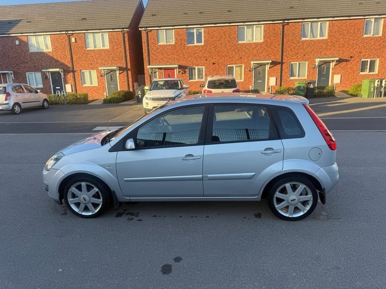 2008 Ford Fiesta 125 Zetec Blue 5dr HATCHBACK Petrol Manual - Image 9