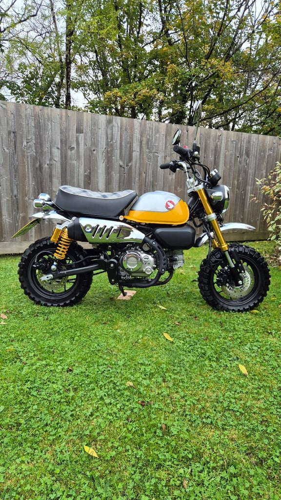 Honda monkey 125 2022 model 2500 miles