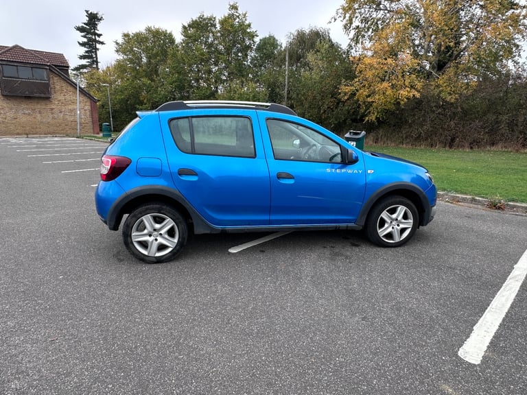 2016 Dacia Sandero Stepway 4x4 1.5 DCI diesel, £20 tax, 12m MOT, not kia ford Renault 