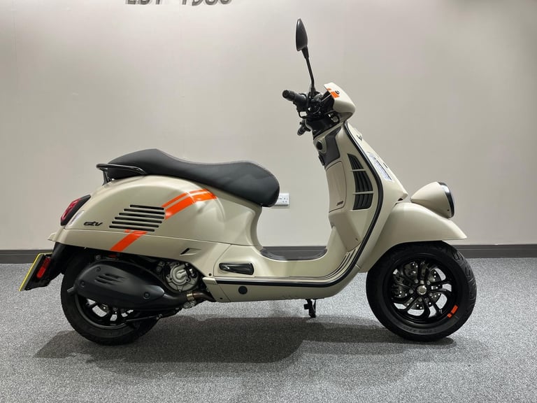 Piaggio Vespa GT GTV 300 scooter, 2024