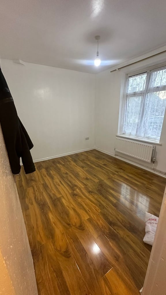 Spacious 4 bedroom house for rent in Dagenham RM9