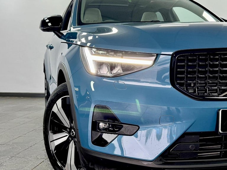 VOLVO XC40 1.5h T5 Recharge 10.7kWh Ultimate Dark Auto Euro 6 (s/s) 5dr 2023