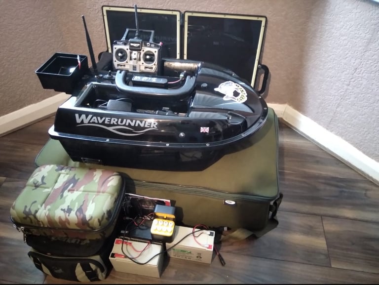 Wave runner mk 3 bait boat 