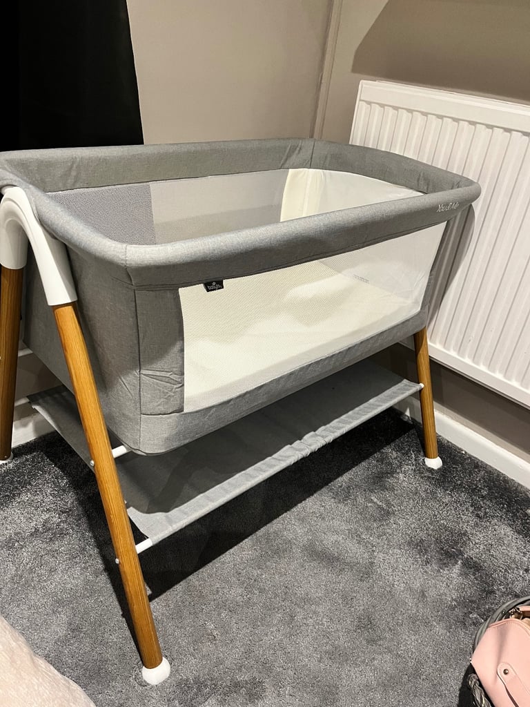 Baby crib/ next to me 