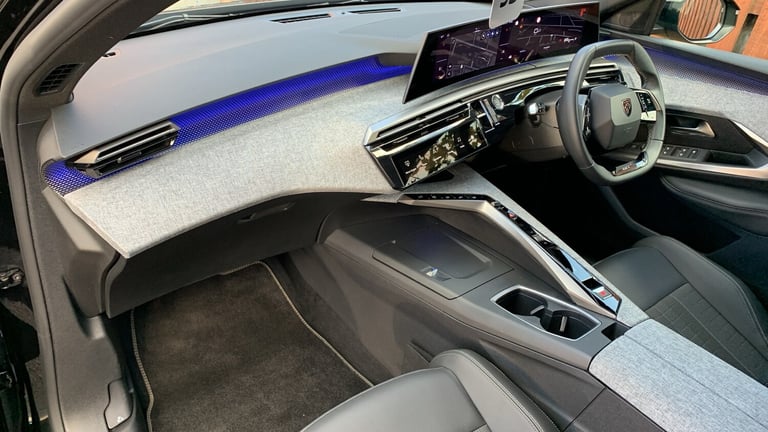 2025 Peugeot 5008 1.2 Hybrid 136 GT 5dr e-DSC6 HATCHBACK PETROL Automatic