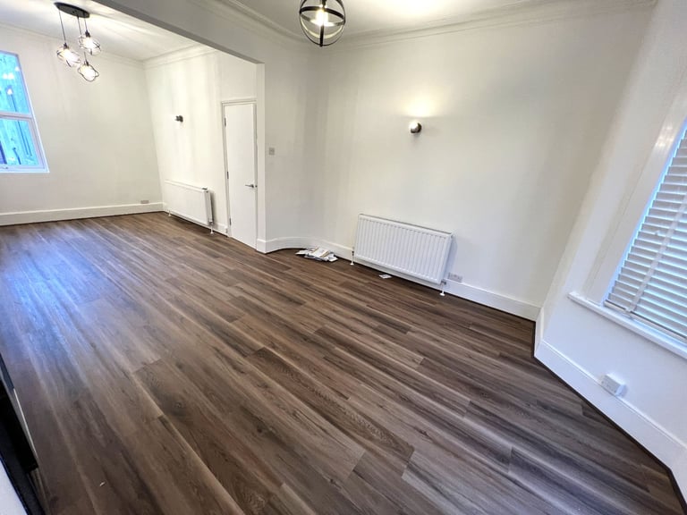 3 / 4 Bedrooms spacious and prime location house in ilford -- Company let allowed