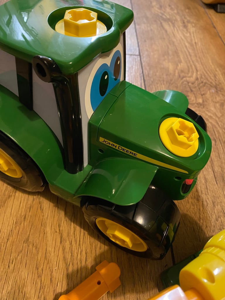 John Deere ‘Build a Johnny’ tractor