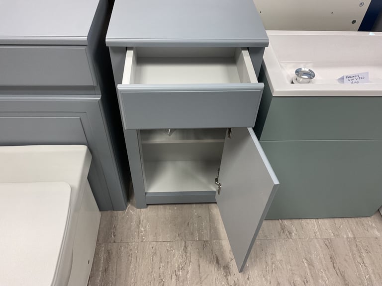 Scudo classical small cloakroom vanity, basin & wall hung mixer