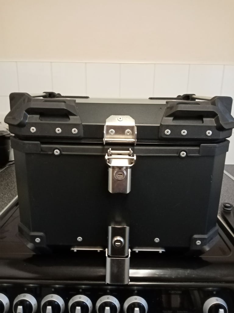 image for 45l universal top box +super muffs 