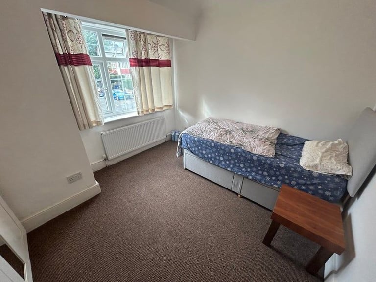 ⭐ Lovely Double Room 🛏️ | Furnished | Move in Today ⚡