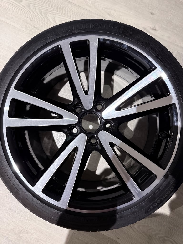 image for GENUINE VW Golf/T-ROC 18’ ALLOY DIAMOMD CUT R LINE FULLY FEFURBED