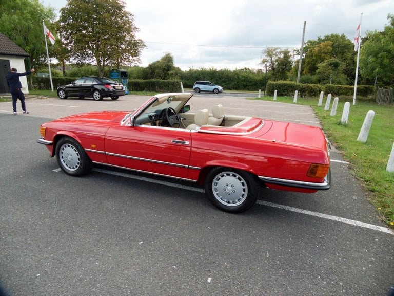 1988 Mercedes-Benz SL 3l 2d  AUTO  188 BHP Convertible Petrol Automatic