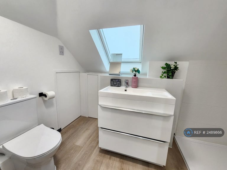 3 bedroom flat in Bicester Road, Kidlington, OX5 (3 bed) (#2489866)
