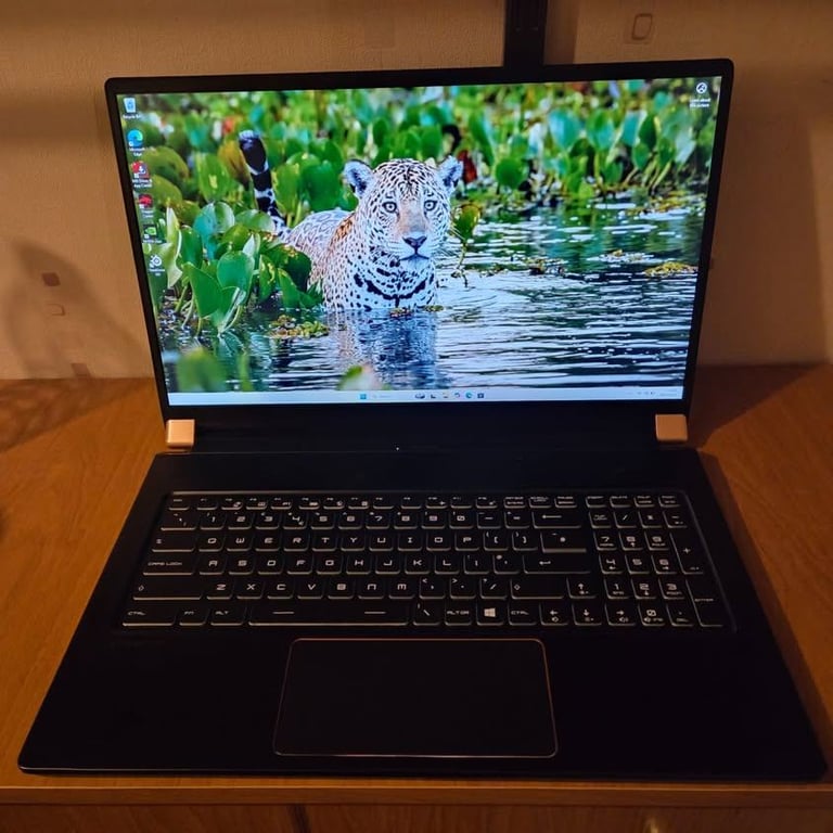 MSI GS75 Stealth 8SF Core i7-8750H RTX 2070 MaxQ 17.3 Inch 144hz Gaming Laptop