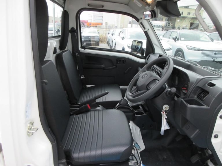2024 Daihatsu Hijet 4WD MANUAL 660cc KEI MINI TRUCK DELIVERY MILEAGE Truck Petrol Manual