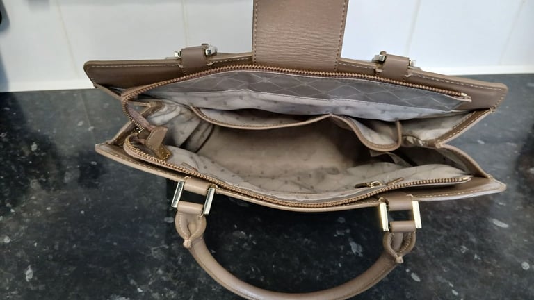 Hobbs London 100% Leather Handbag Neutral Light Brown. Used item, good condition.