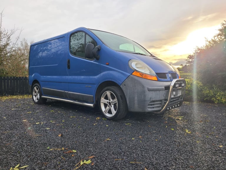 2 renault trafic vans