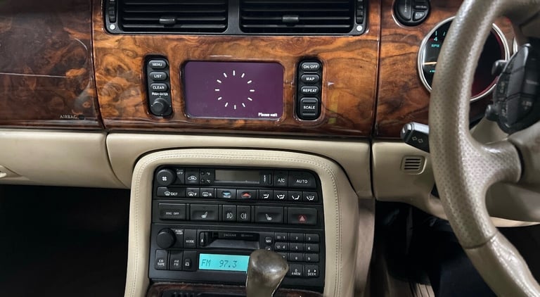 2005 JAGUAR XK8 4.2 V8 AUTO COUPE, WOW 1 OWNER FROM NEW, FULL SERVICE HISTORY !!