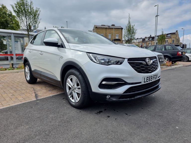 2020 Vauxhall Grandland X SE Turbo, 17,000 MILES. 5 Months MOT