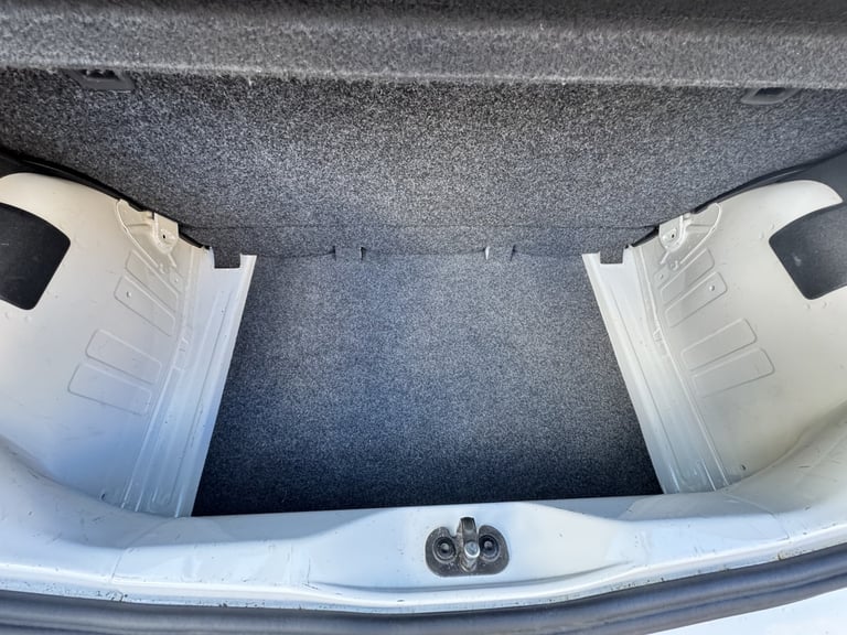 VOLKSWAGEN UP 1.0 Take up! 2012