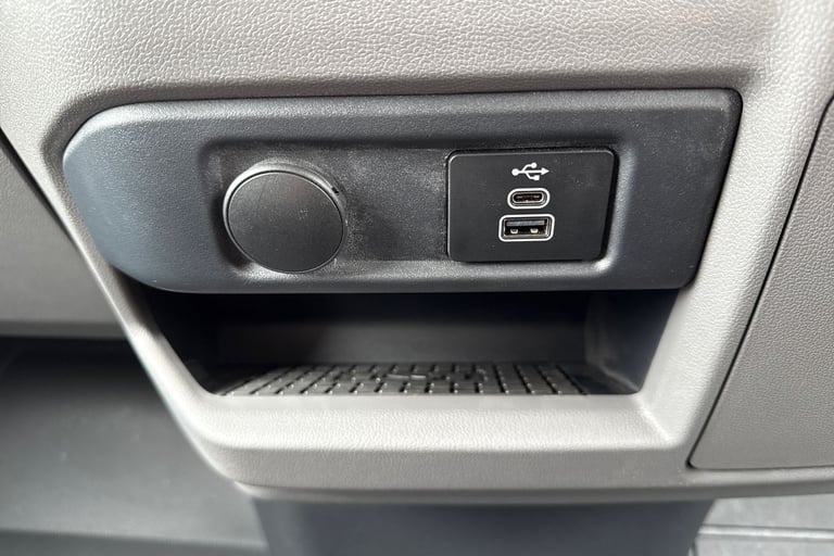 2025 Volkswagen Transporter 2.0 TDI 150 Commerce Pro Van Auto PANEL VAN DIESEL Automatic