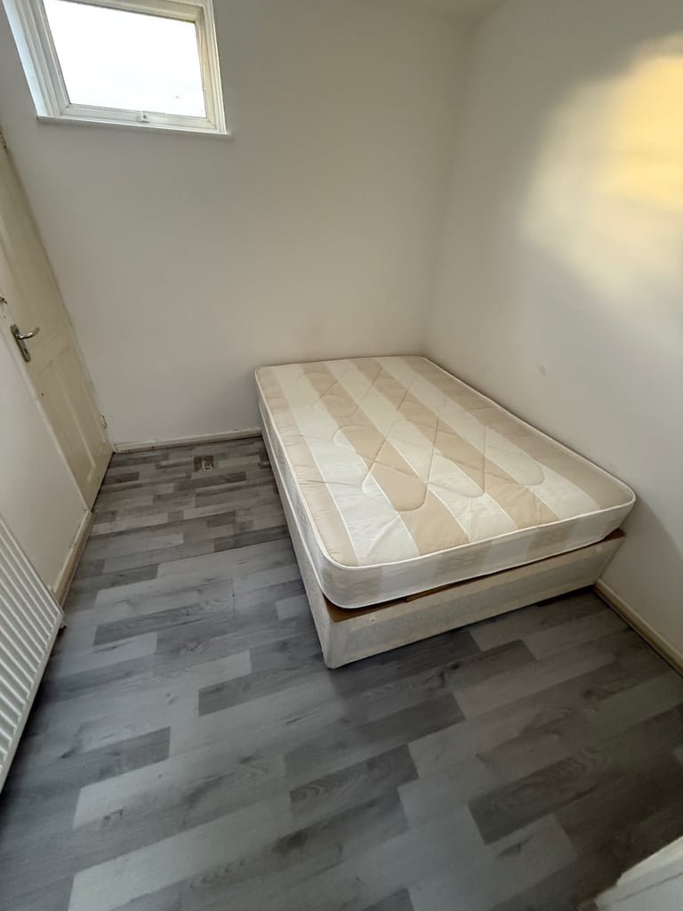 Singe Bedroom 