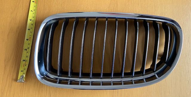 A Pair of Genuine BMW 3 Series (E90) Silver Kidney Grilles.