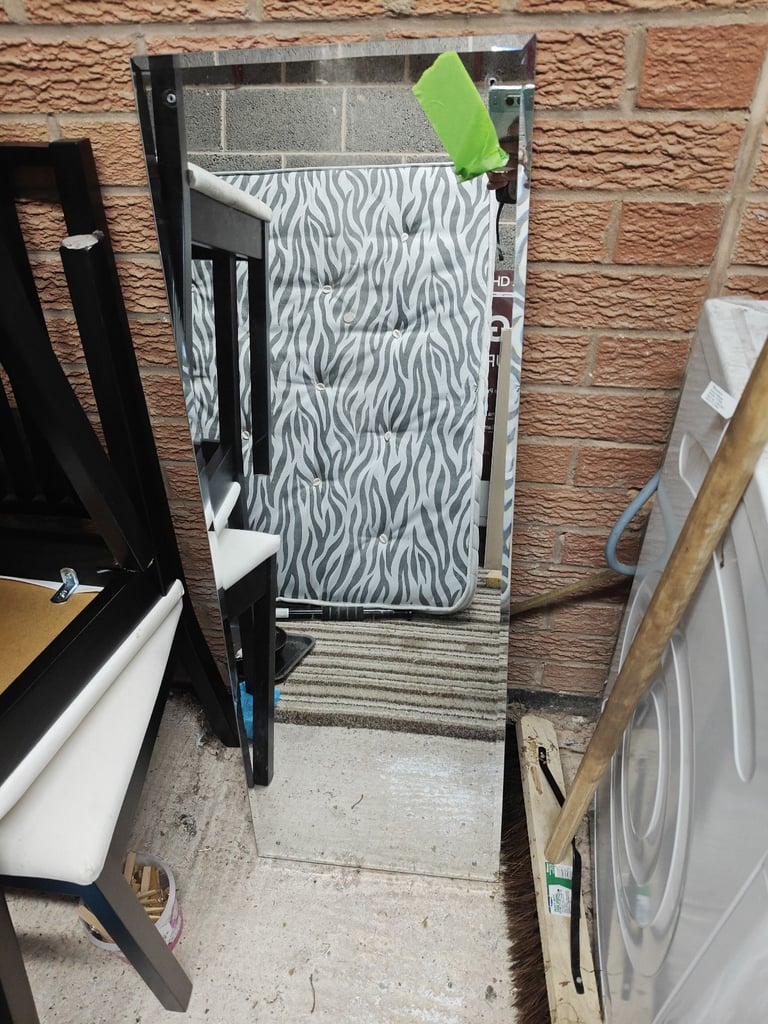 image for Wall mount mirror 